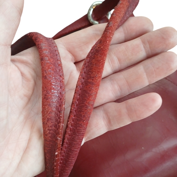 Lancaster Convertable Red Leather Shoulder Bag Backpack - Picture 15 of 16